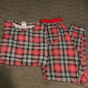 Set of Victoria Secrets PINK pajamas. Women's. Size medium. Excellent condition.